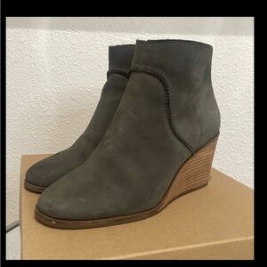 Lucky Brand Zanta Suede Wedge Heel Ankle Booties sz 7